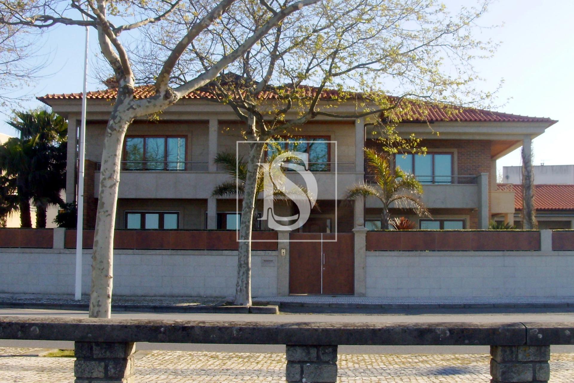 Moradia T6