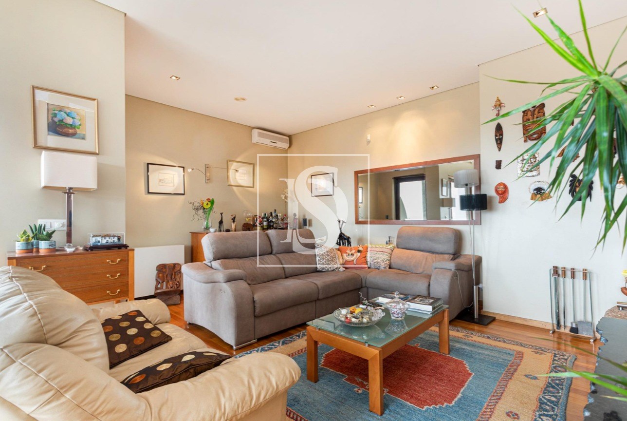 Moradia T4 em Carreço com vista mar e piscina