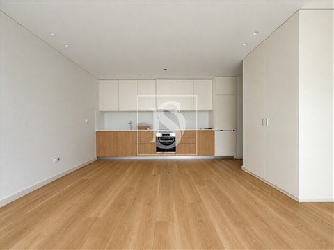 Apartamento T3 em Darque - Novo, c/Garagem e elevador